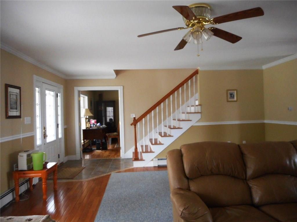 25 York Farm Road Sabattus, ME 04280 - Photo 22 of 35 Living room