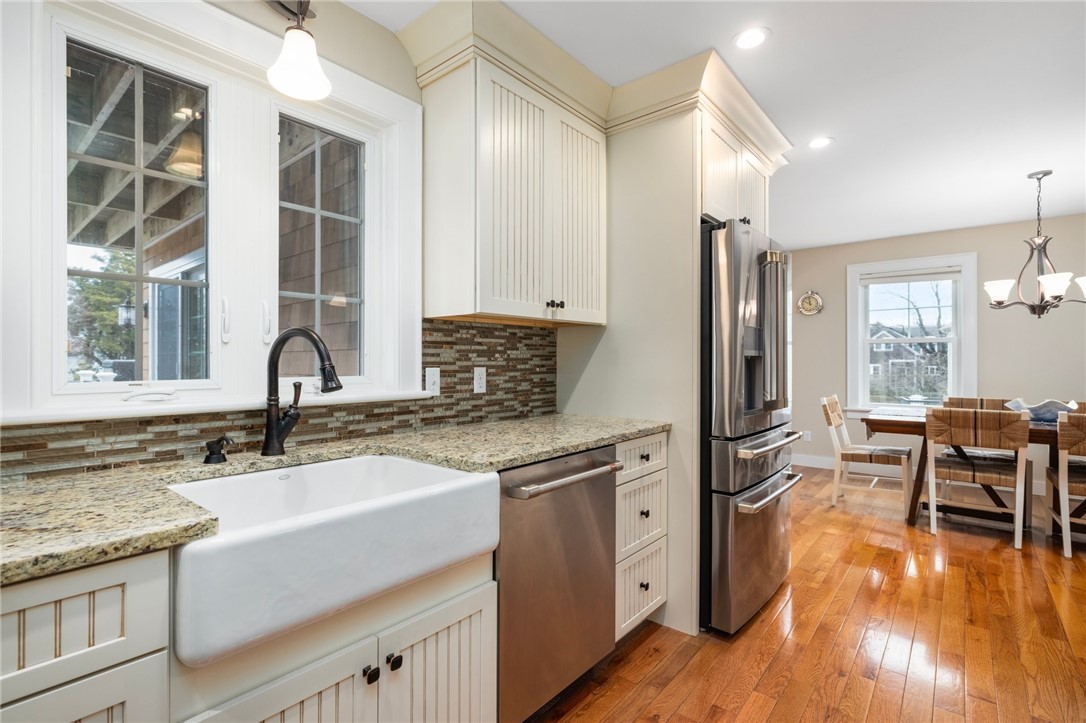 81 South Pier Road Narragansett, RI 02882 - Photo 12 of 49