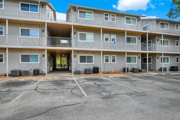 $375,000 | 730 East Mather Street, Unit B101, New Braunfels, TX 78130