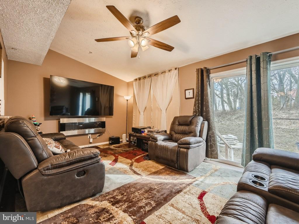 213 Pidco Road Reisterstown, MD 21136 - Photo 8 of 27 Gallery Image 8