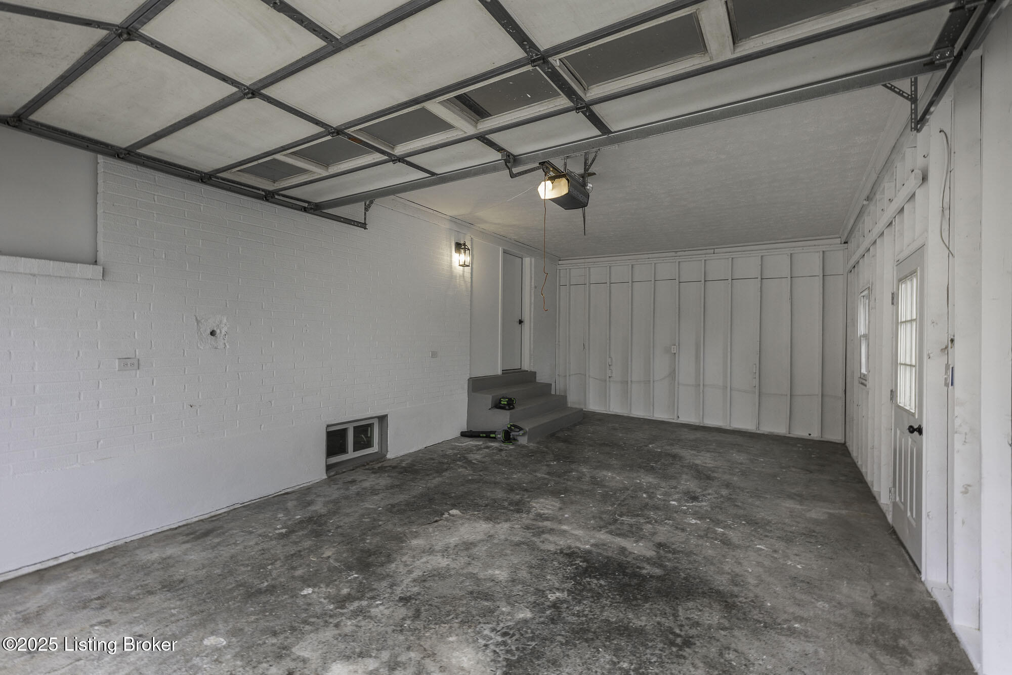 6512 Ridge Cliff Road Louisville, KY 40228 - Photo 38 of 51 Ridge041
