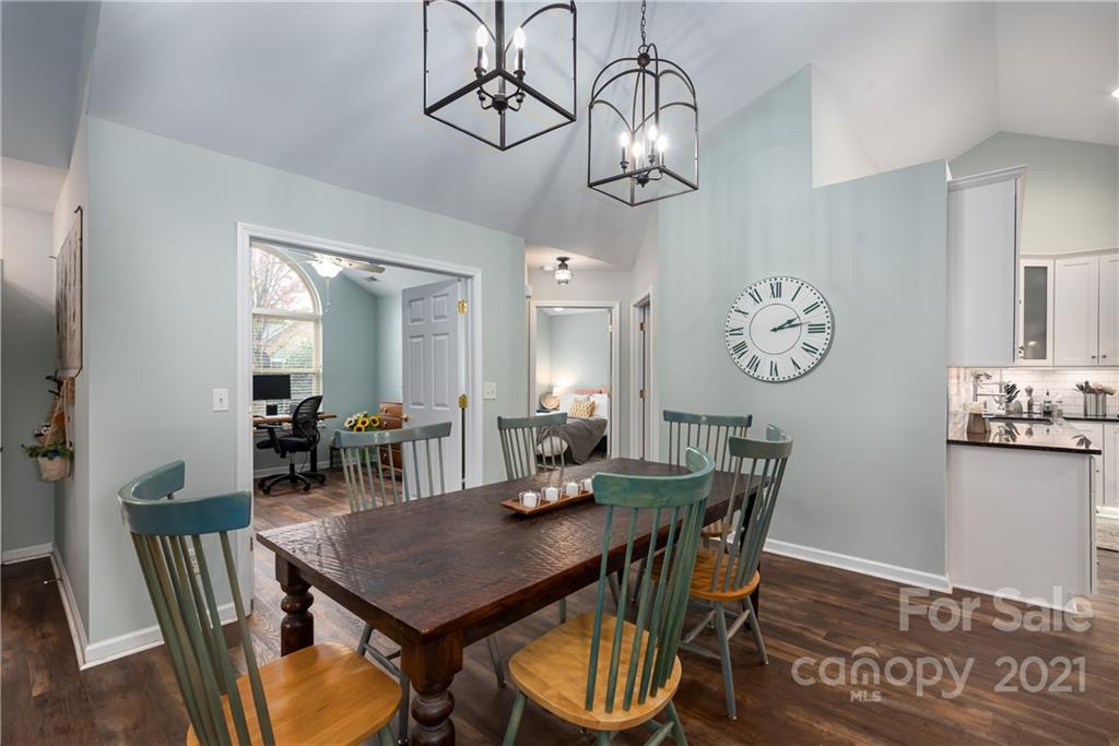 715 Ledgestone Court Tega Cay, SC 29708 - Photo 16 of 31 Gallery Image 16