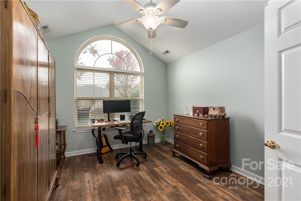 715 Ledgestone Court Tega Cay, SC 29708 - Photo 19 of 31 Gallery Image 19