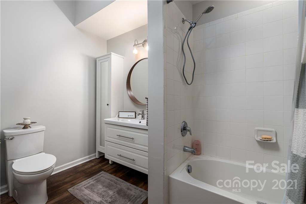 715 Ledgestone Court Tega Cay, SC 29708 - Photo 21 of 31 Gallery Image 21