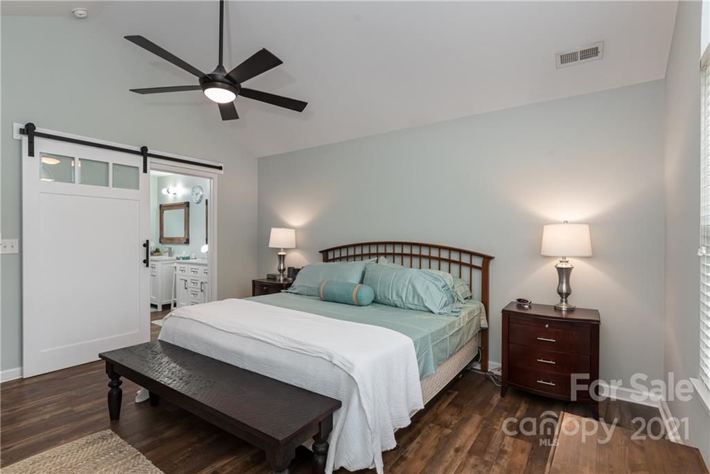 715 Ledgestone Court Tega Cay, SC 29708 - Photo 24 of 31 Gallery Image 24