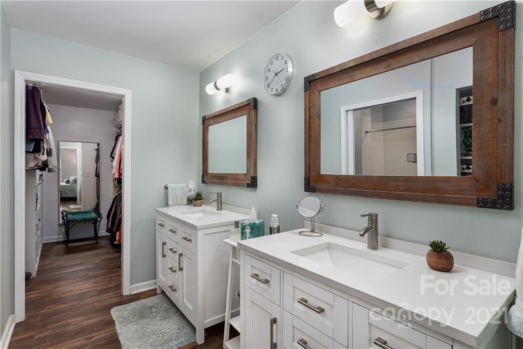 715 Ledgestone Court Tega Cay, SC 29708 - Photo 25 of 31 Gallery Image 25