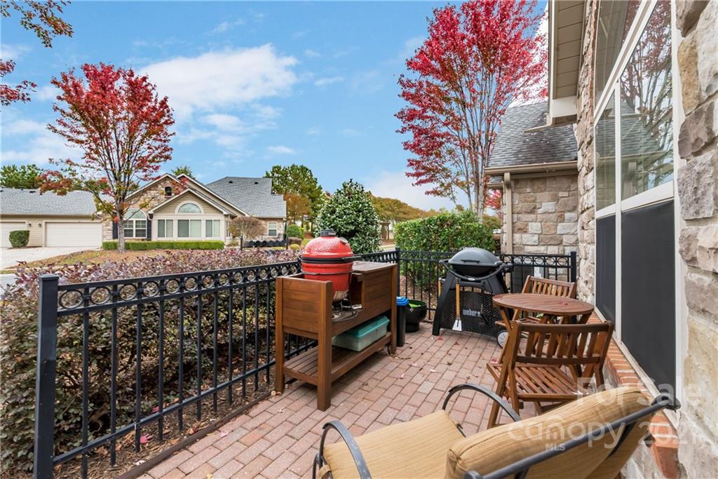715 Ledgestone Court Tega Cay, SC 29708 - Photo 3 of 31 Gallery Image 3