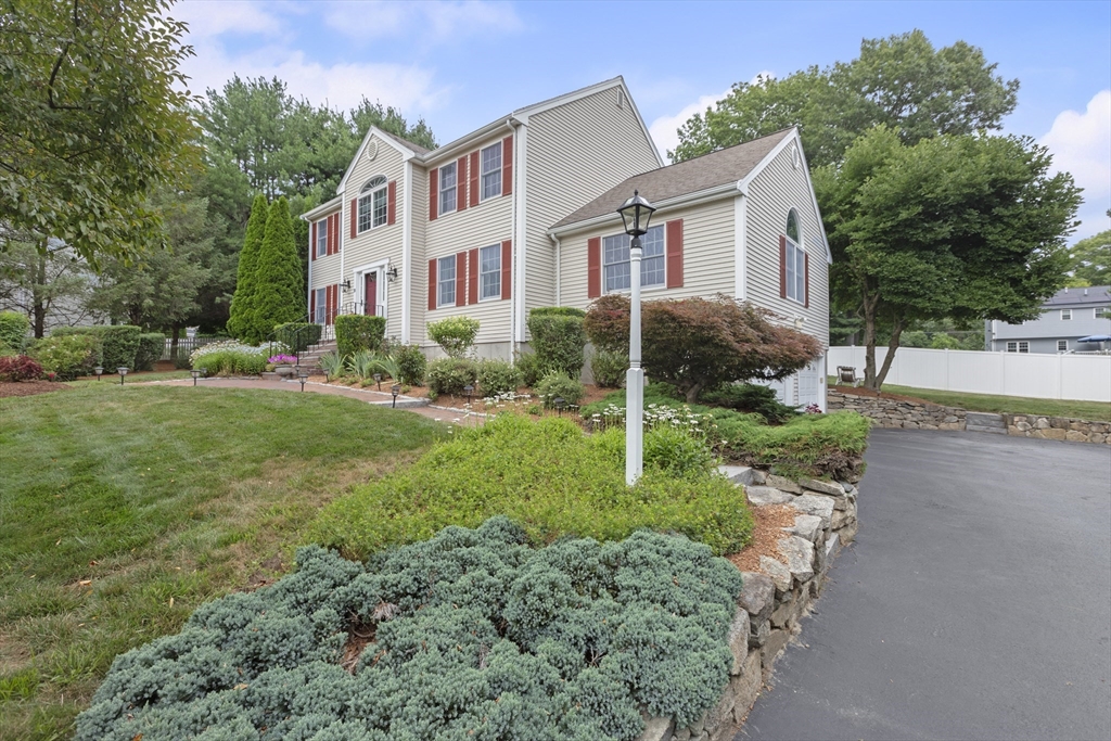 15 Little Tree Road Medway, MA 02053 - Photo 2 of 42