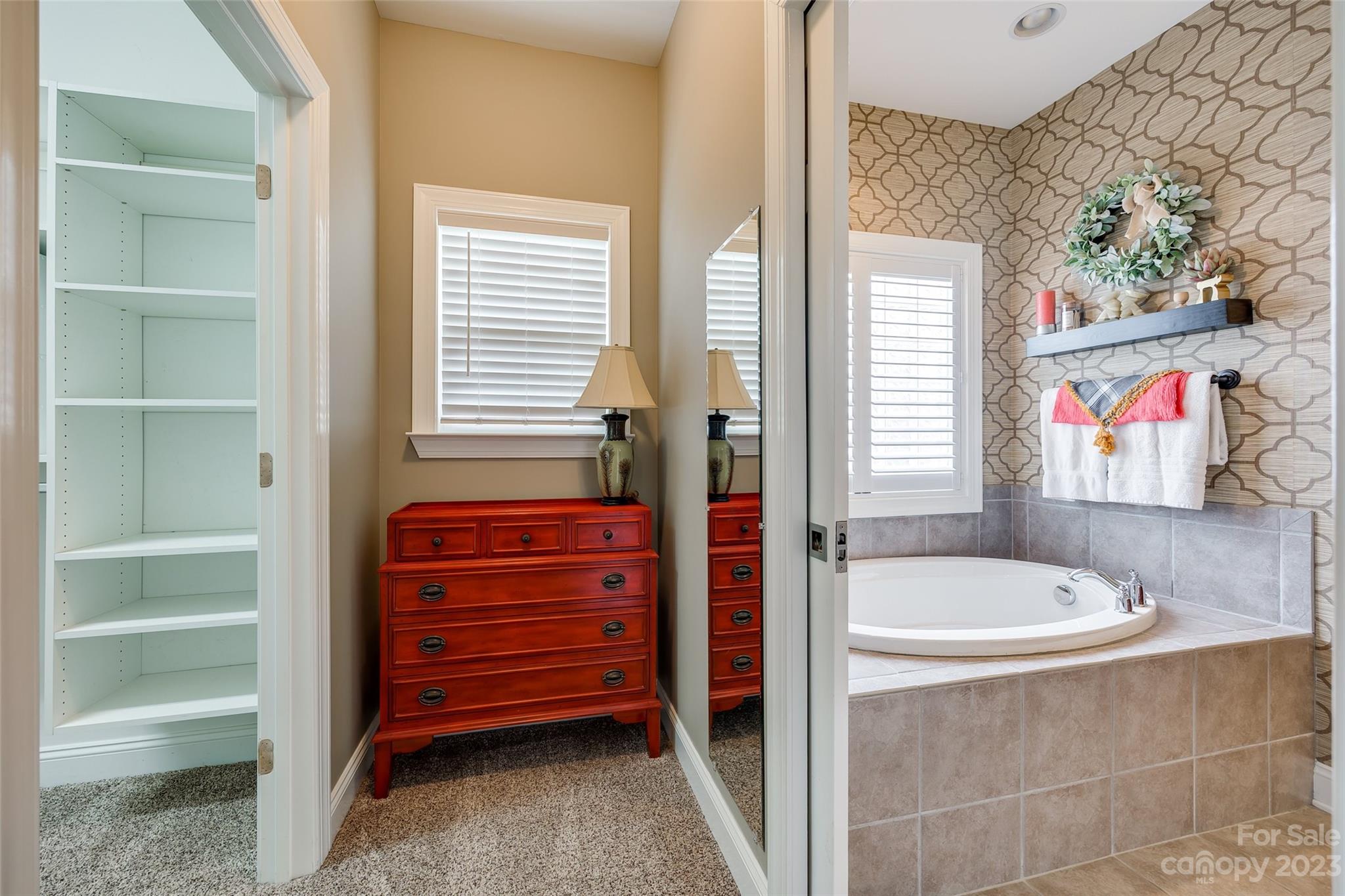 4142 Sunset Ridge Drive, Unit 117 Rock Hill, SC 29732 - Photo 19 of 48 a bathroom with a bathtub and a sink