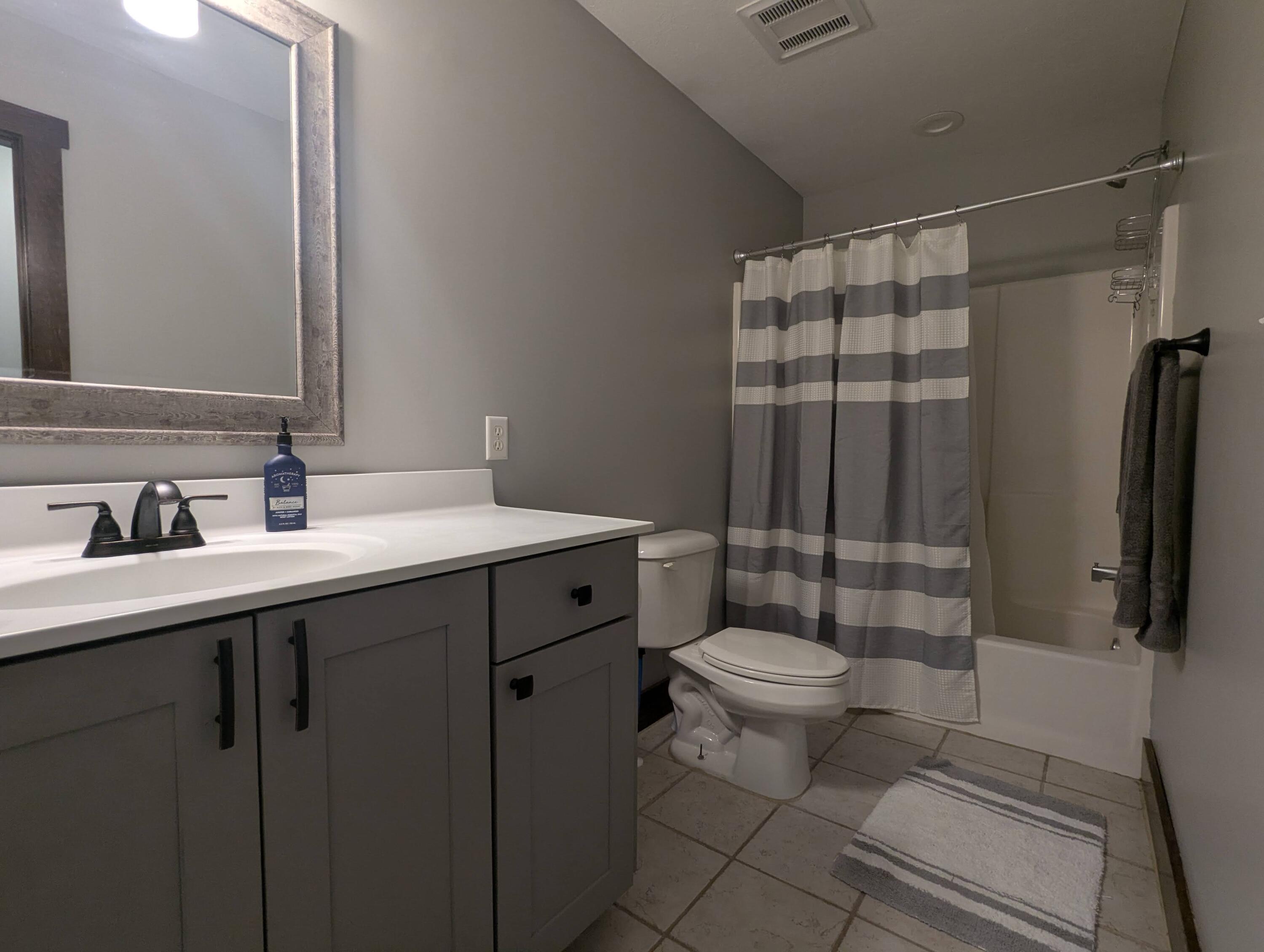 3223 Windy Ridge Drive Springfield, OH 45502 - Photo 29 of 44 PXL_20260728_234947763.MP (1)