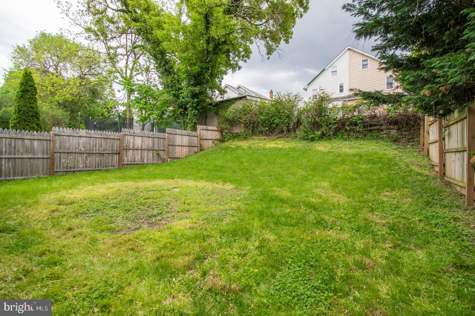 217 Simpson Road Ardmore, PA 19003 - Photo 5 of 36