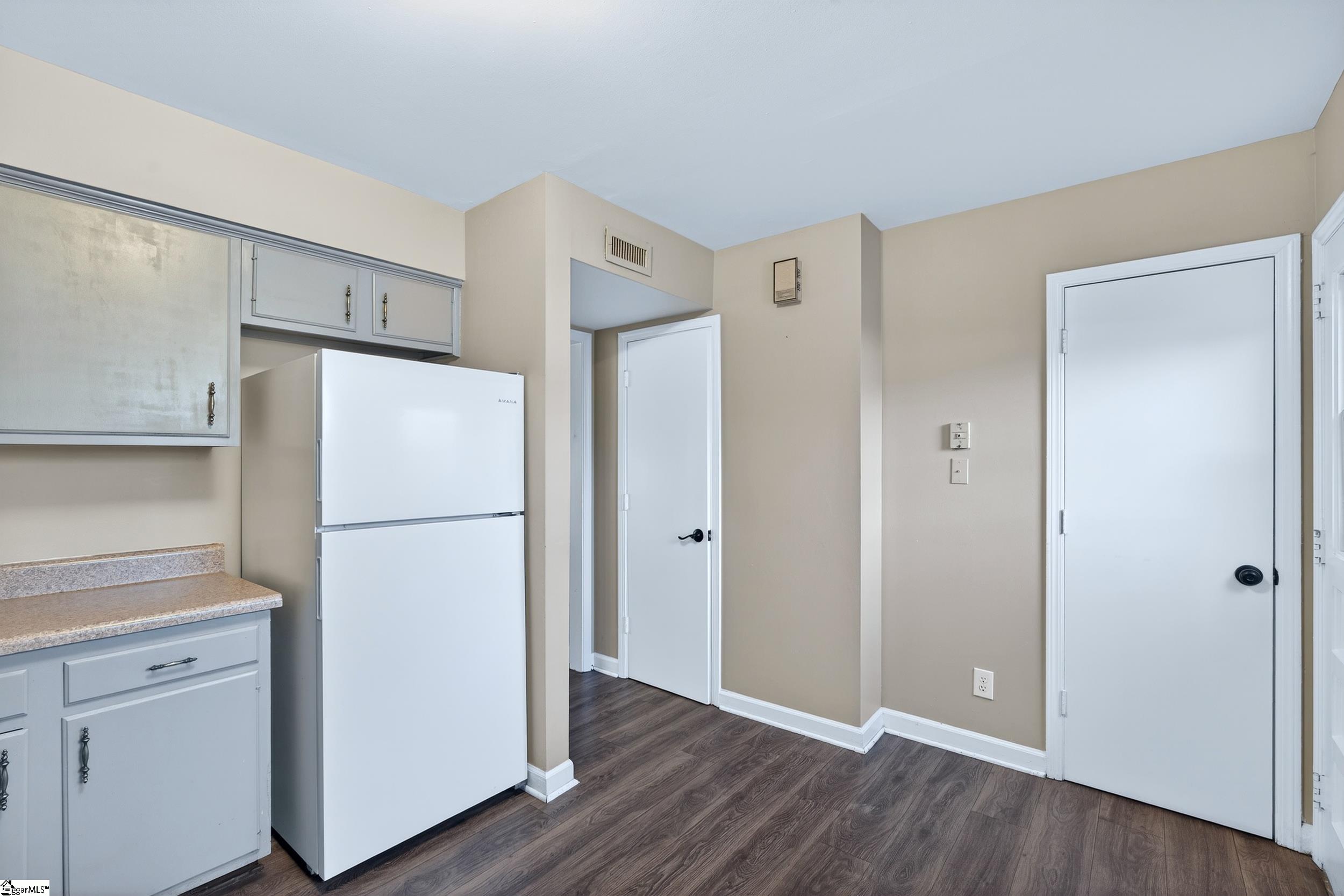 1436 Dover Road, Unit D Spartanburg, SC 29301 - Photo 3 of 32 Gallery Image 3