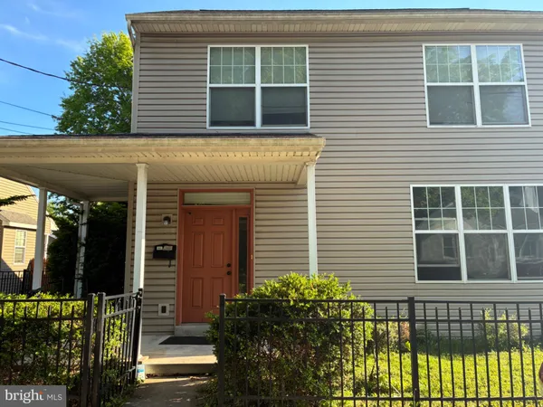 $300,000 | 415 Market Street, Highspire, PA 17034