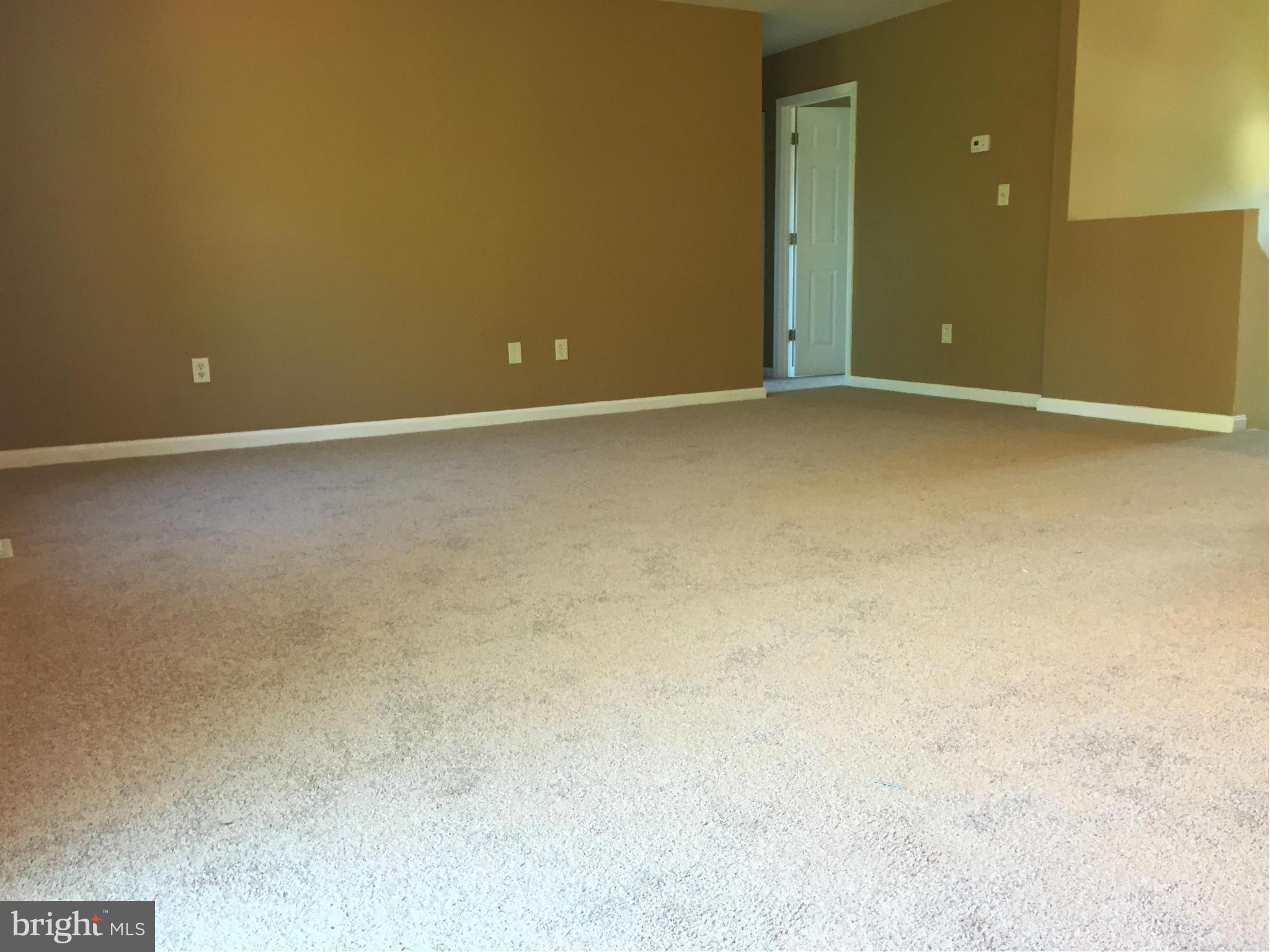 3943 Eitemiller Road Baltimore, MD 21244 - Photo 12 of 30 Living Room