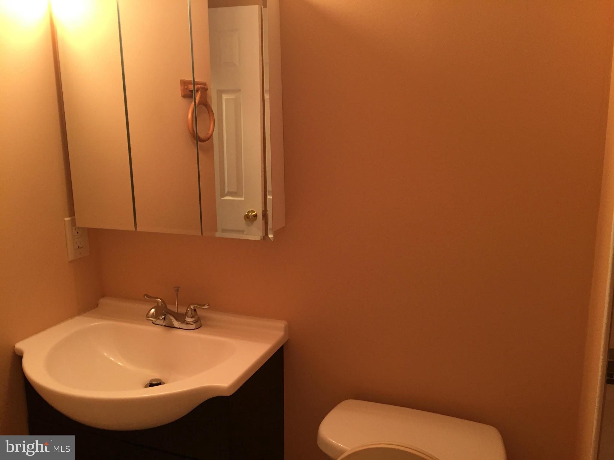 3943 Eitemiller Road Baltimore, MD 21244 - Photo 15 of 30 Bath