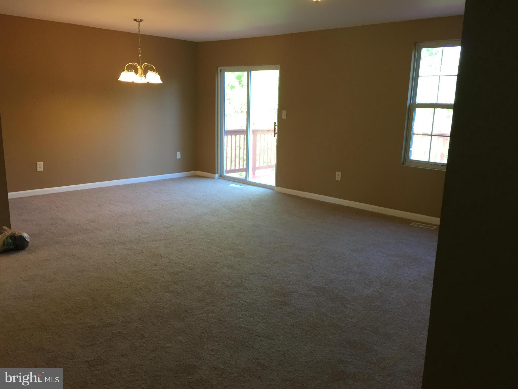 3943 Eitemiller Road Baltimore, MD 21244 - Photo 10 of 30 Living Room