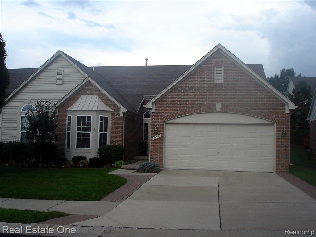 959 Churchill Circle, Unit 70 Rochester, MI 48307 - Photo 1 of 17 churchilld circle 020.jpg