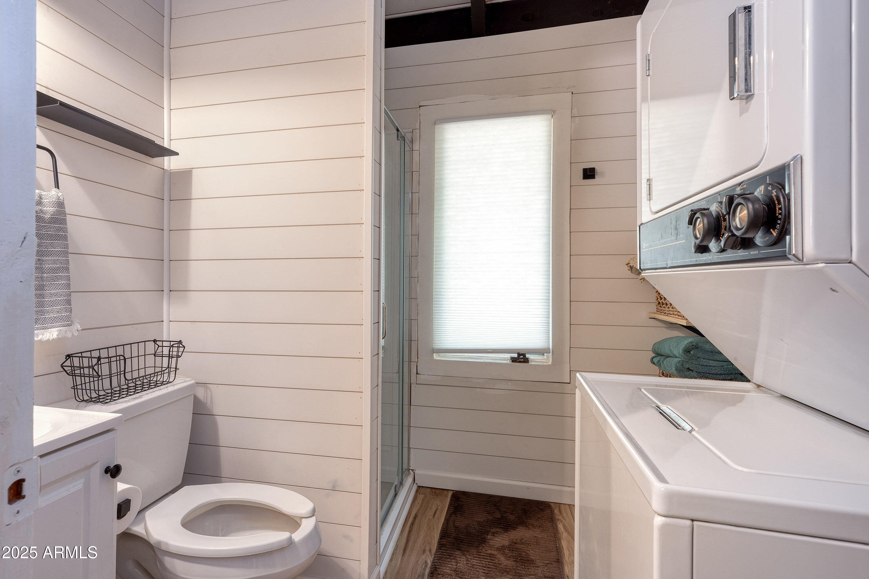 286 West Columbine Road Payson, AZ 85541 - Photo 12 of 17 a bathroom with a toilet and a sink