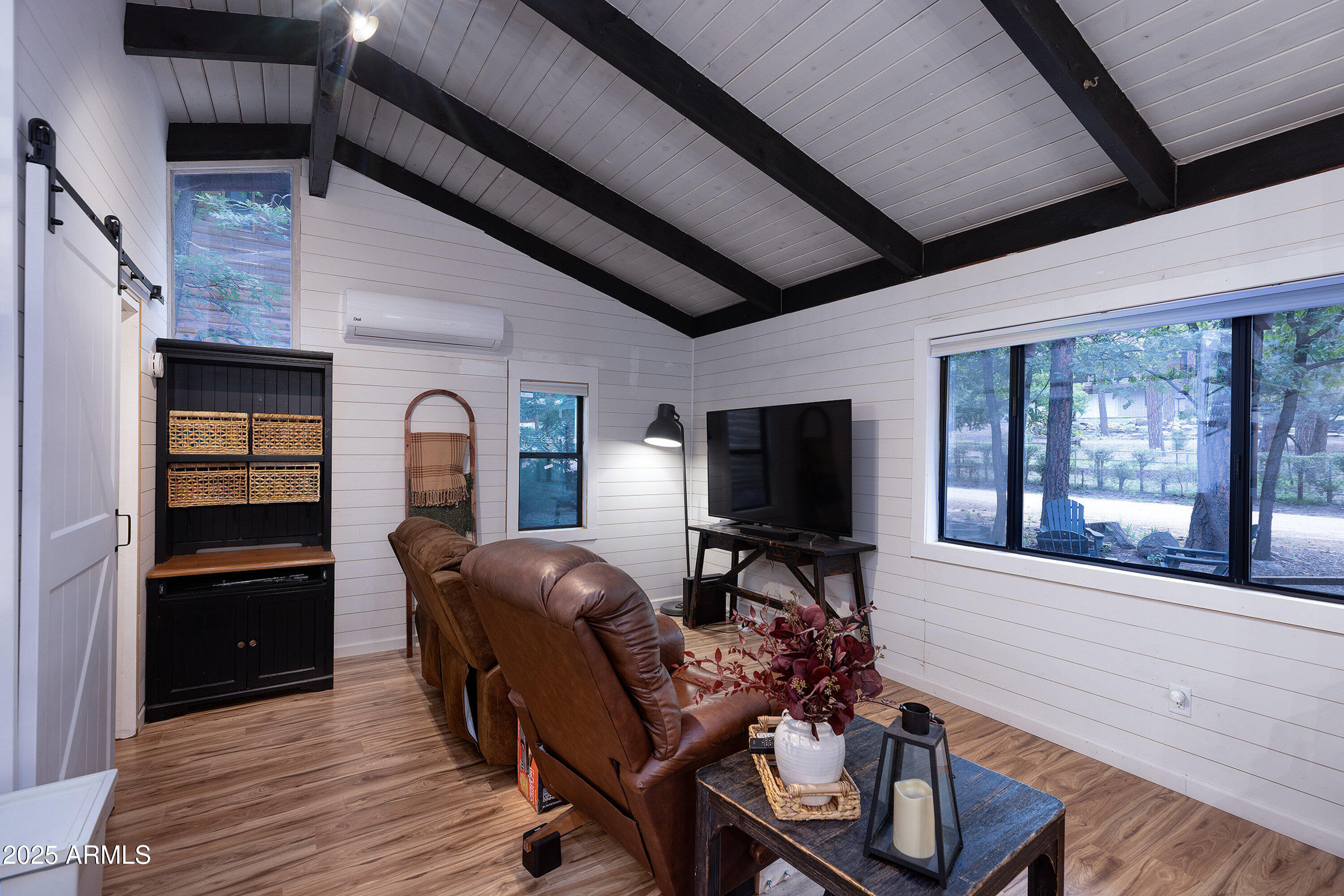 286 West Columbine Road Payson, AZ 85541 - Photo 5 of 17 a view of a livingroom with furniture window and wooden floor