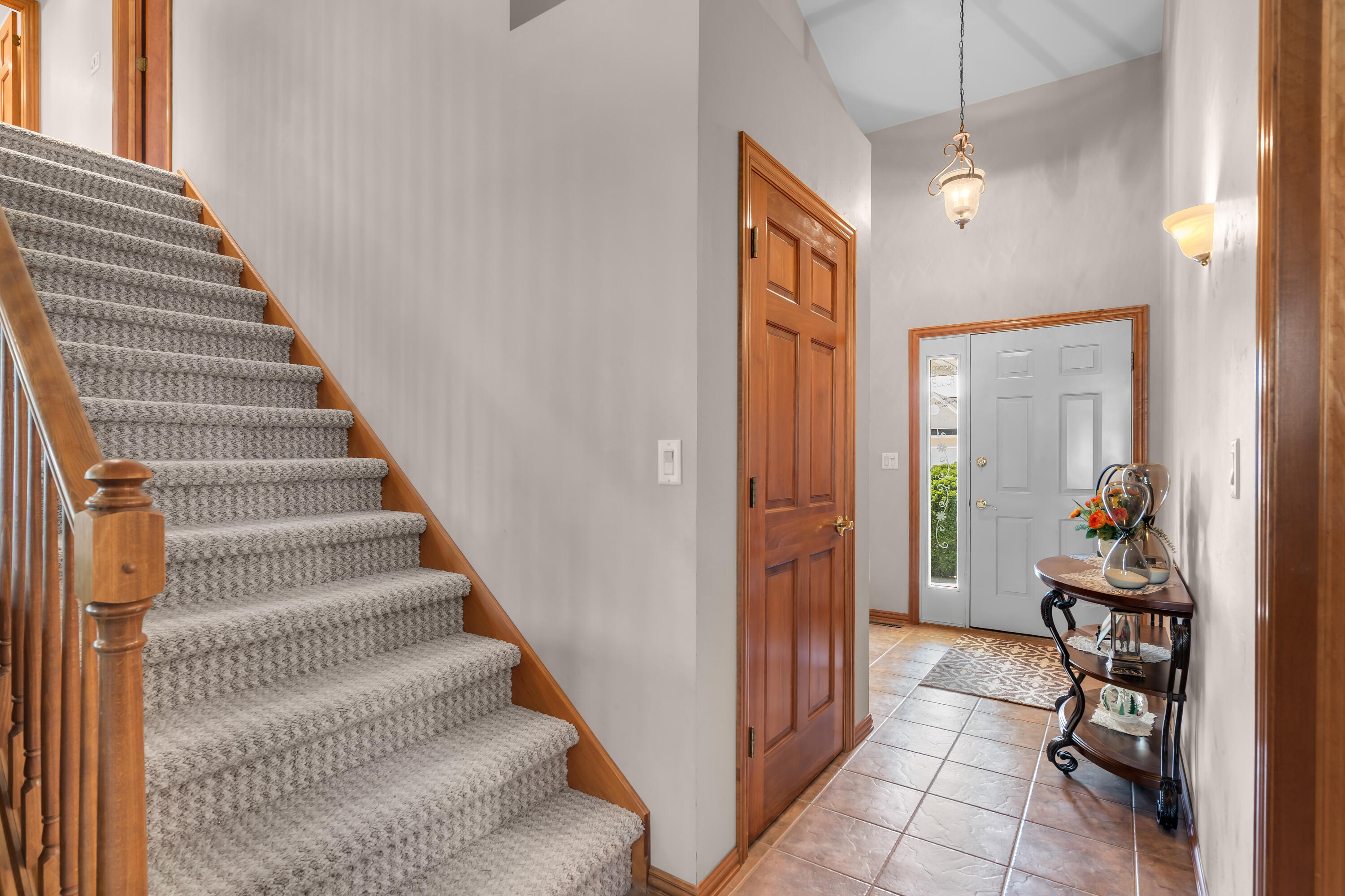 3445 Edinburgh Road Green Bay, WI 54311 - Photo 18 of 34 Front entry way