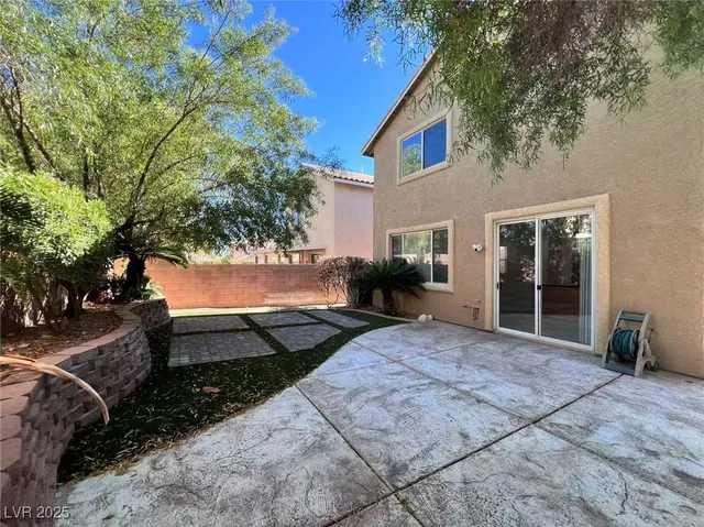 $2,250 | 11004 Napa Ridge Drive, Las Vegas, NV 89144