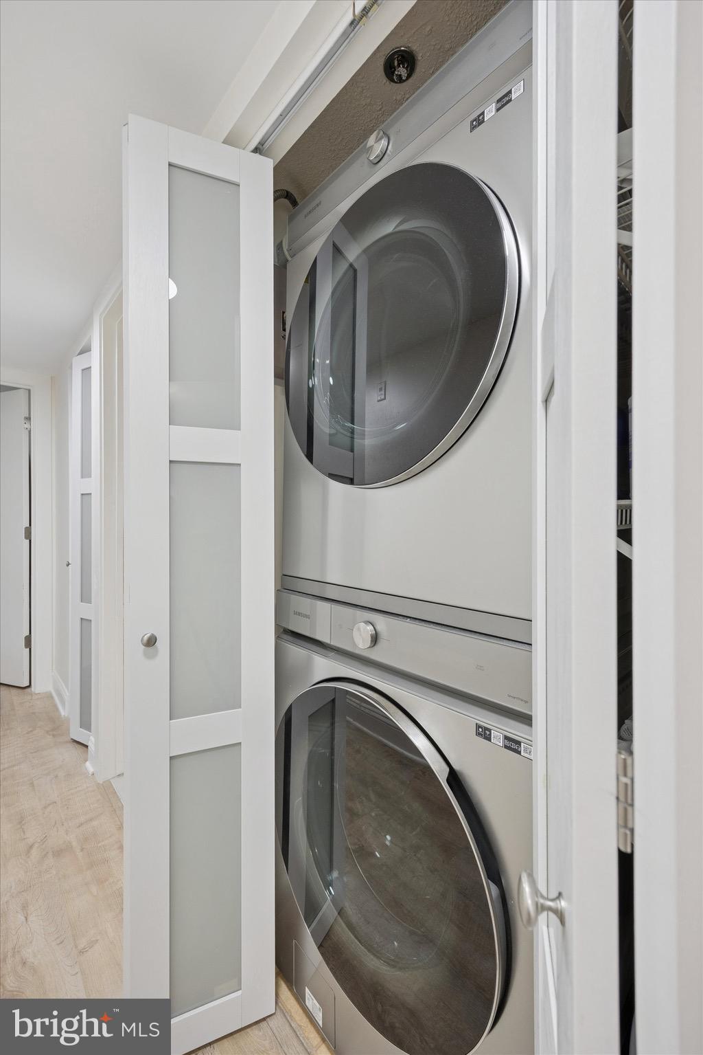 1704 North Park Drive, Unit A409 Wilmington, DE 19806 - Photo 10 of 25 a utility room with dryer and washer