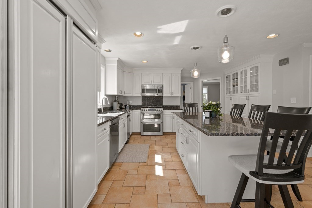 17 Sgt Roode Lane Middleton, MA 01949 - Photo 8 of 41 Gallery Image 8