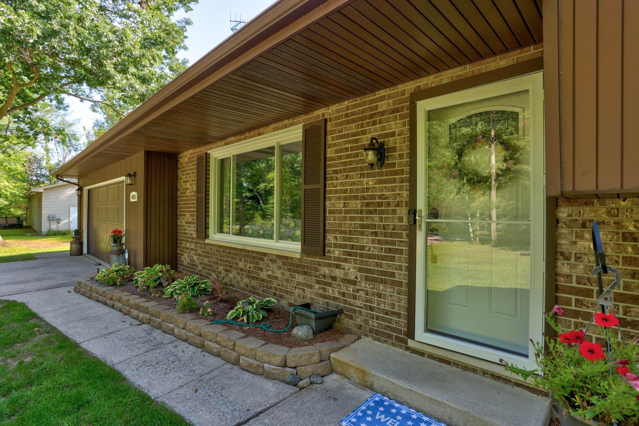 4291 South Badour Road Hemlock, MI 48626 - Photo 4 of 58
