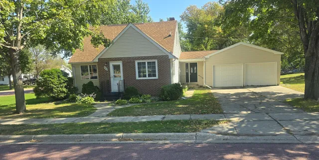 $164,900 | 180 3rd Avenue Northeast, Trimont, MN 56176