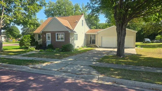 $164,900 | 180 3rd Avenue Northeast, Trimont, MN 56176