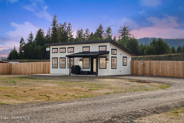 $429,999 | 100 Omaha Way, Sagle, ID 83860