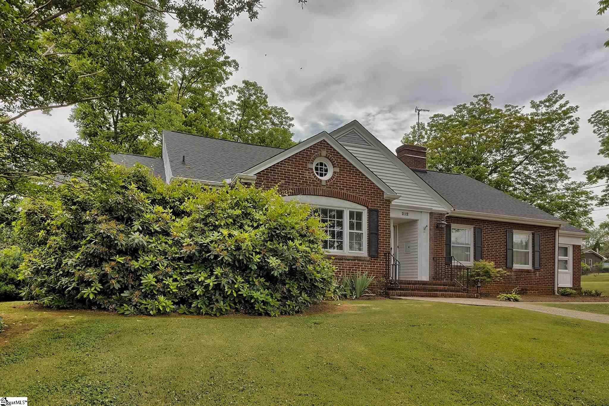 212 Pendleton Street Pickens, SC 29671 - Photo 2 of 36 Gallery Image 2