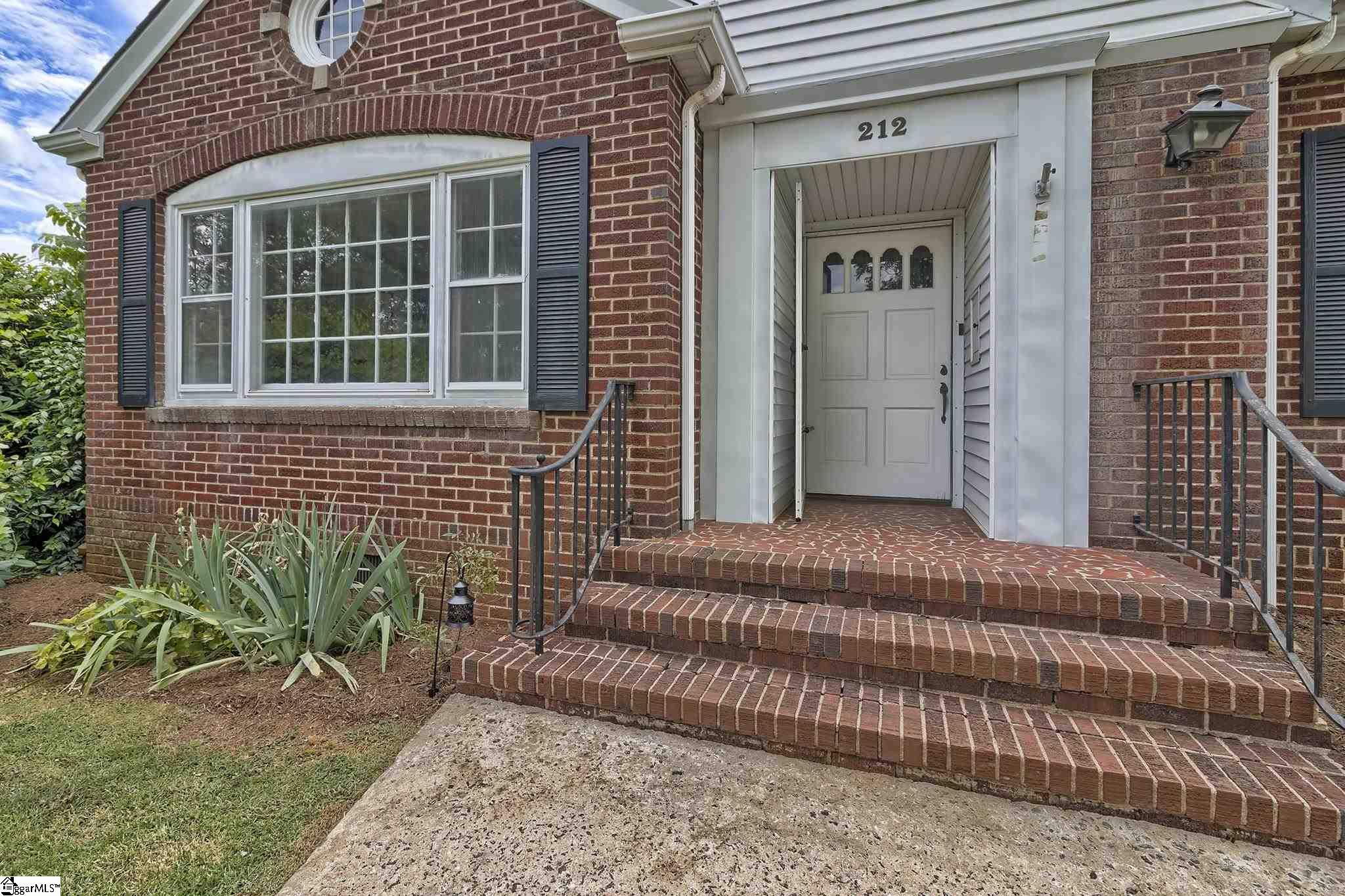 212 Pendleton Street Pickens, SC 29671 - Photo 3 of 36 Gallery Image 3