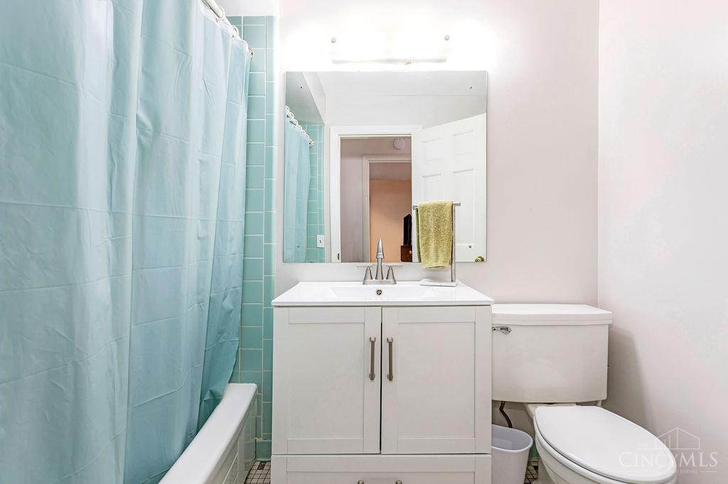 792 Asbury Road Cincinnati, OH 45255 - Photo 21 of 36