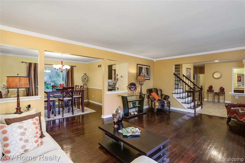 25861 Beecham Road Farmington Hills, MI 48336 - Photo 6 of 33