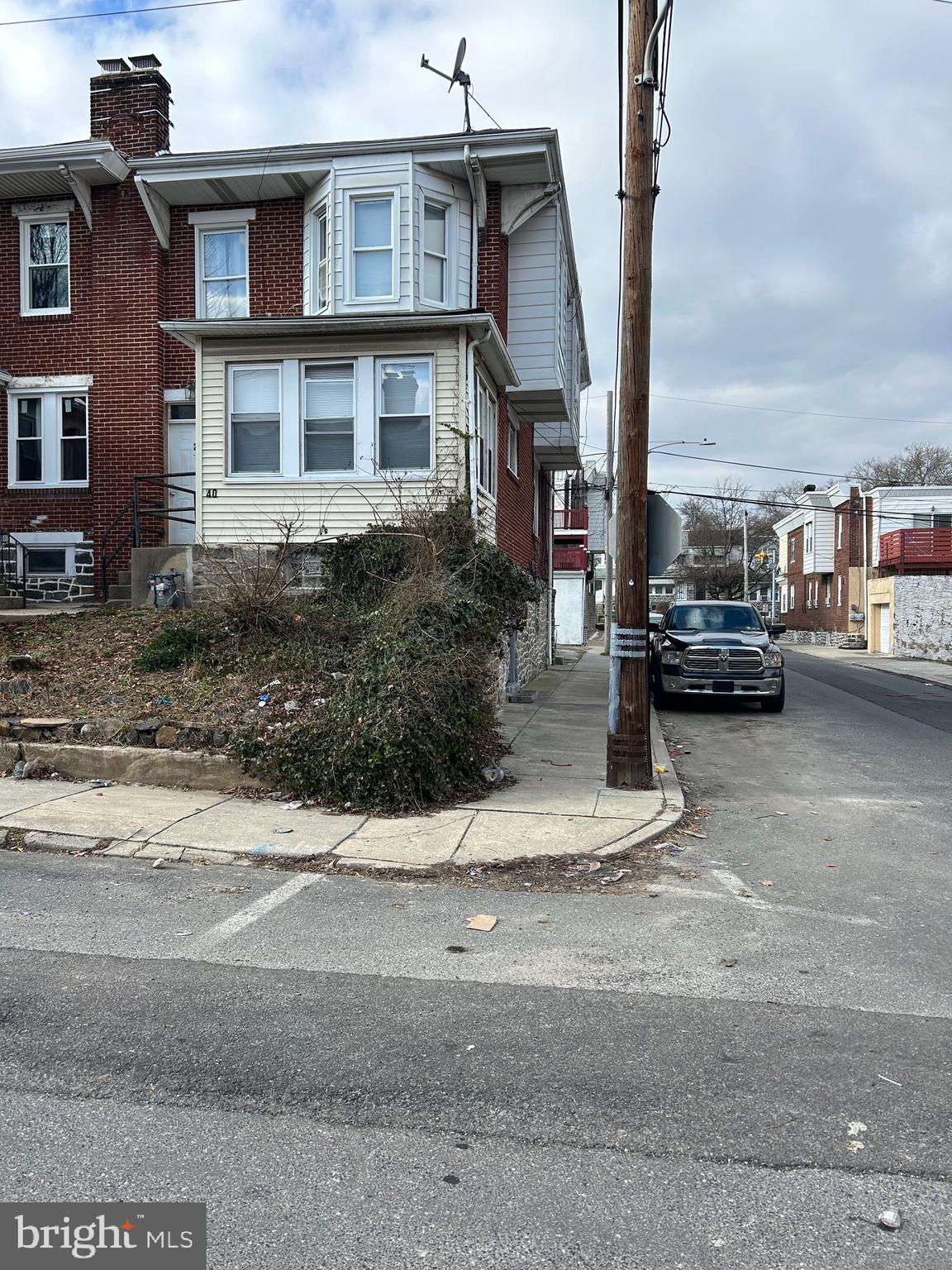 40 Sunshine Road Upper Darby, PA 19082 - Photo 3 of 17