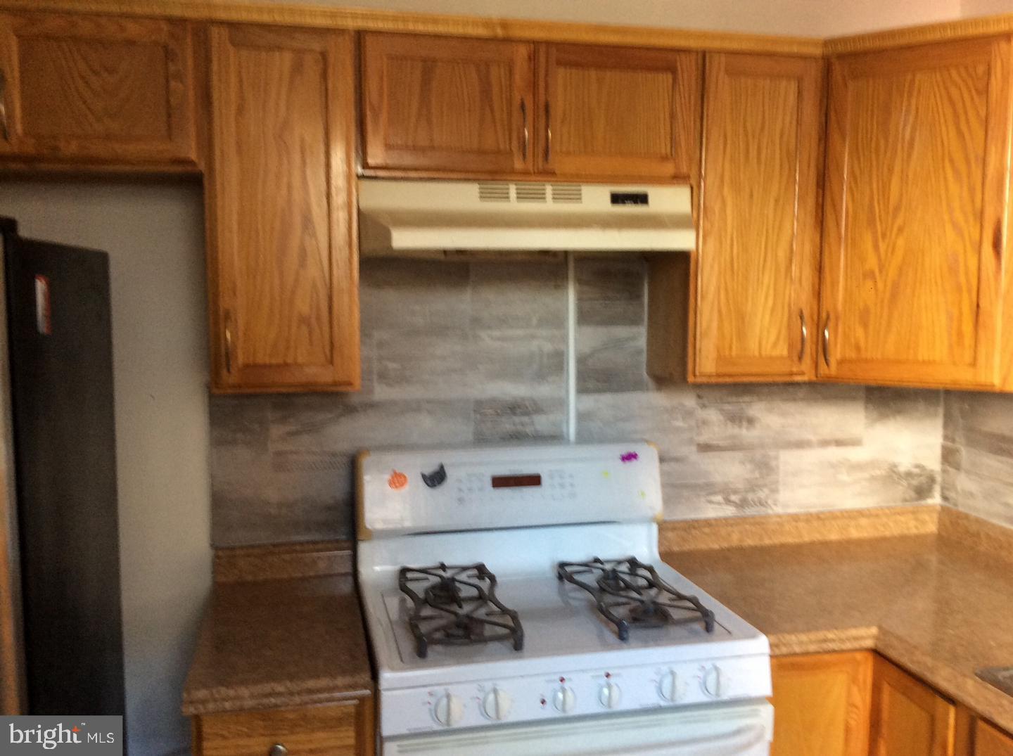 40 Sunshine Road Upper Darby, PA 19082 - Photo 8 of 17