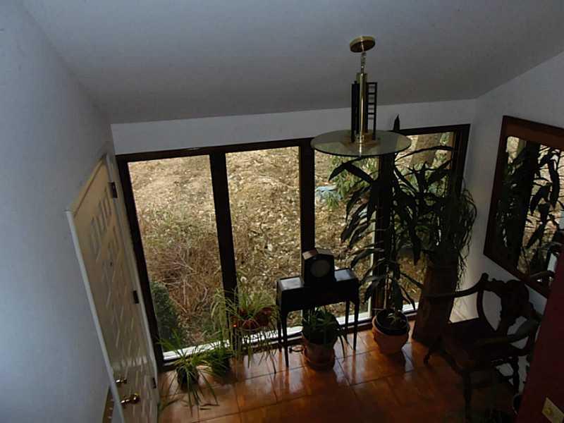 2324 Dellenbaugh Road Tarentum, PA 15084 - Photo 15 of 18 Entry/Foyer.