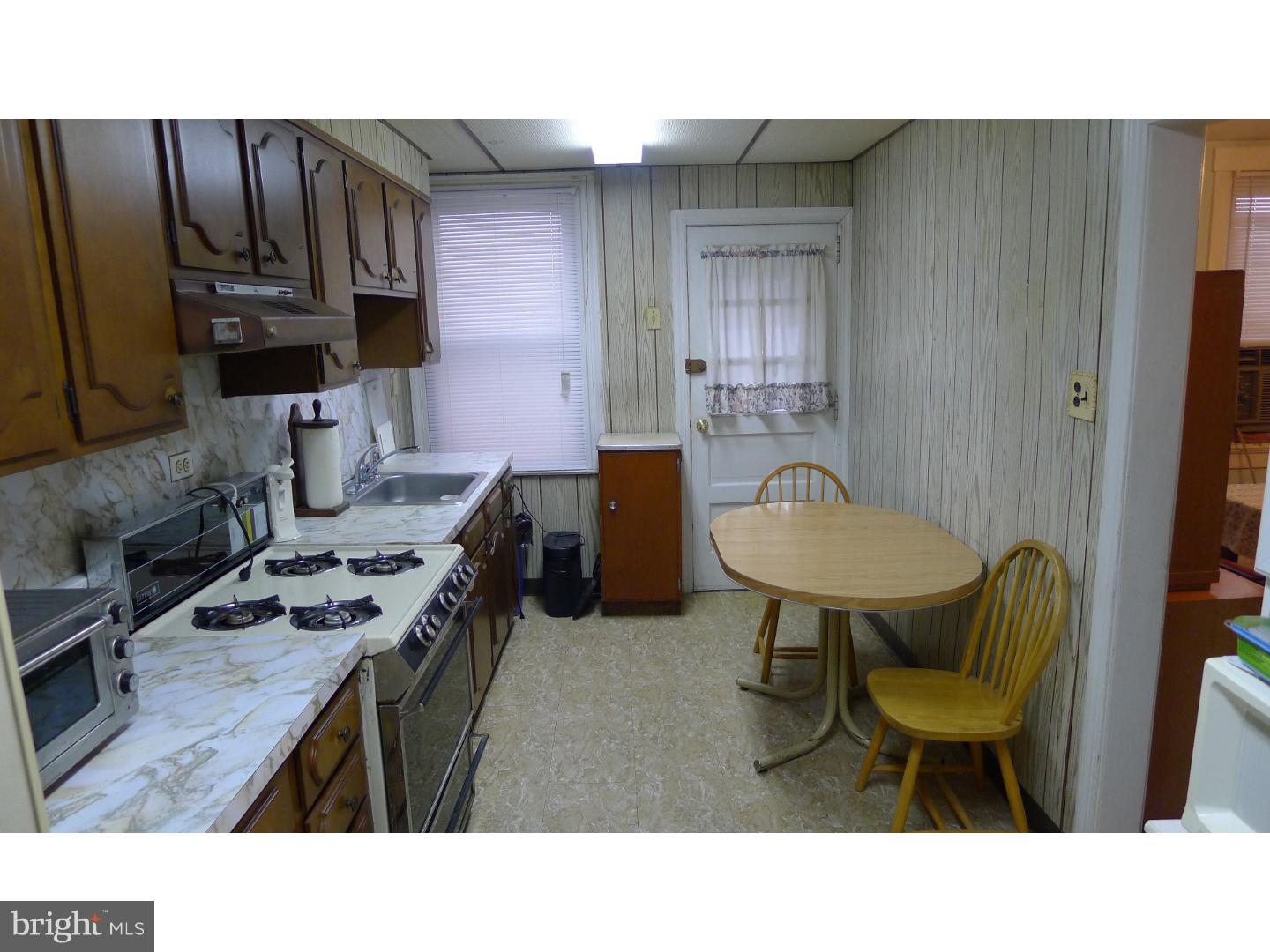 675 Rector Street Philadelphia, PA 19128 - Photo 6 of 11 Kitchen