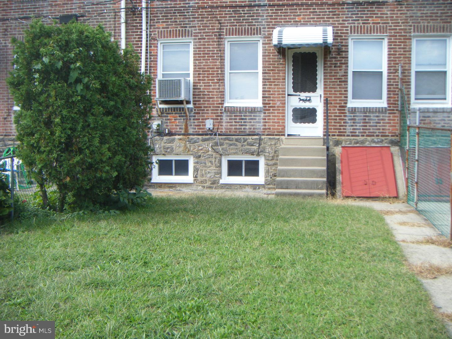675 Rector Street Philadelphia, PA 19128 - Photo 8 of 11 Back Yard