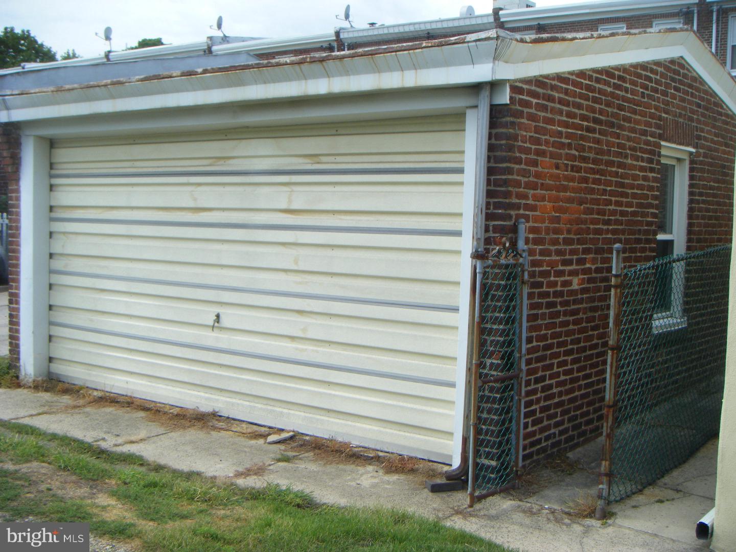 675 Rector Street Philadelphia, PA 19128 - Photo 9 of 11 Garage