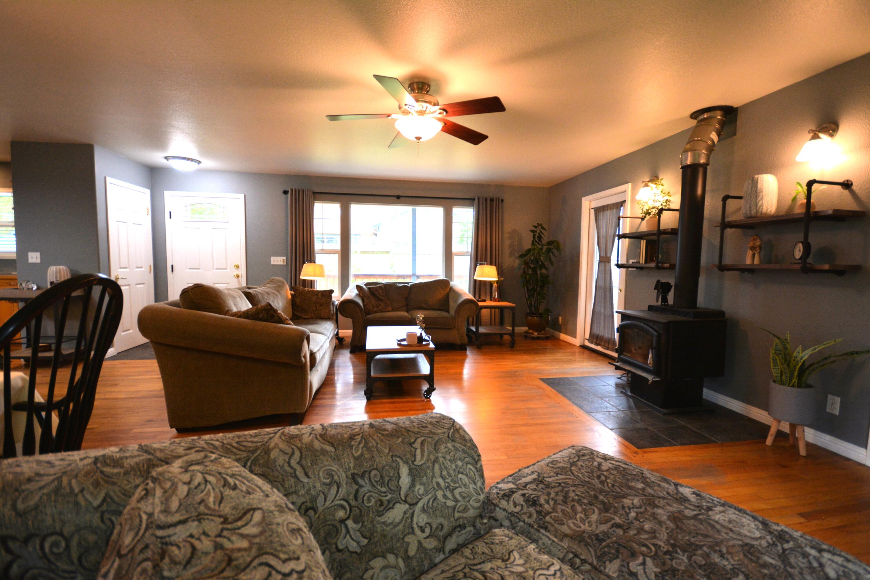 2211 Ridgewood Drive Eureka, CA 95503 - Photo 4 of 23