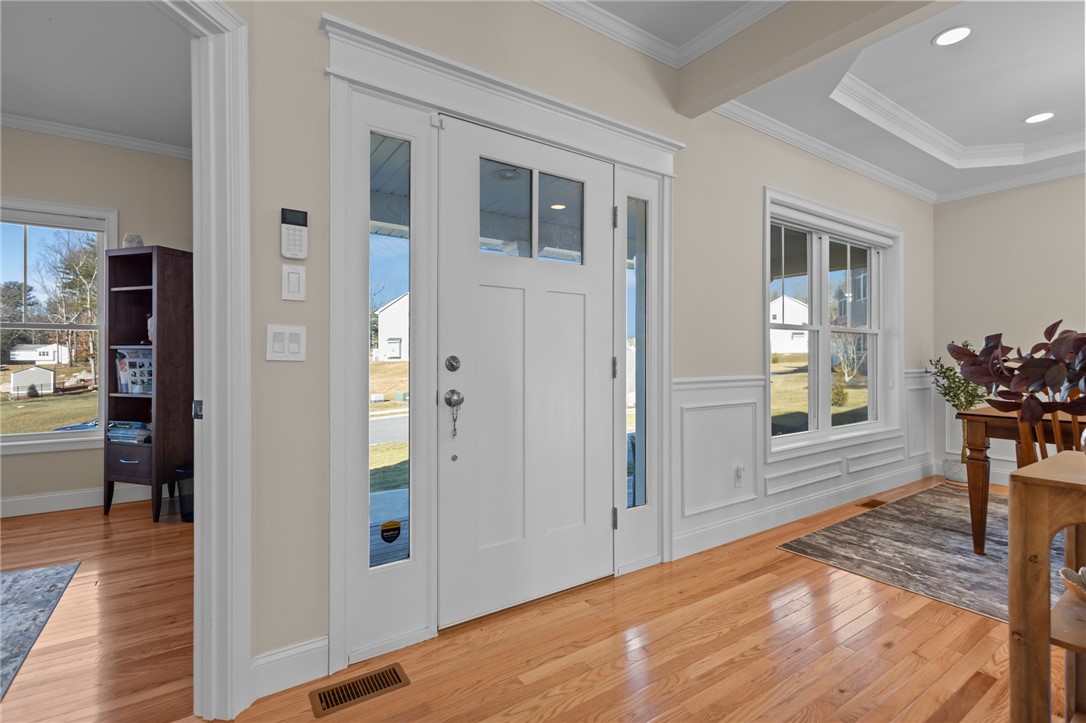 251 East Shore Drive Coventry, RI 02816 - Photo 5 of 47