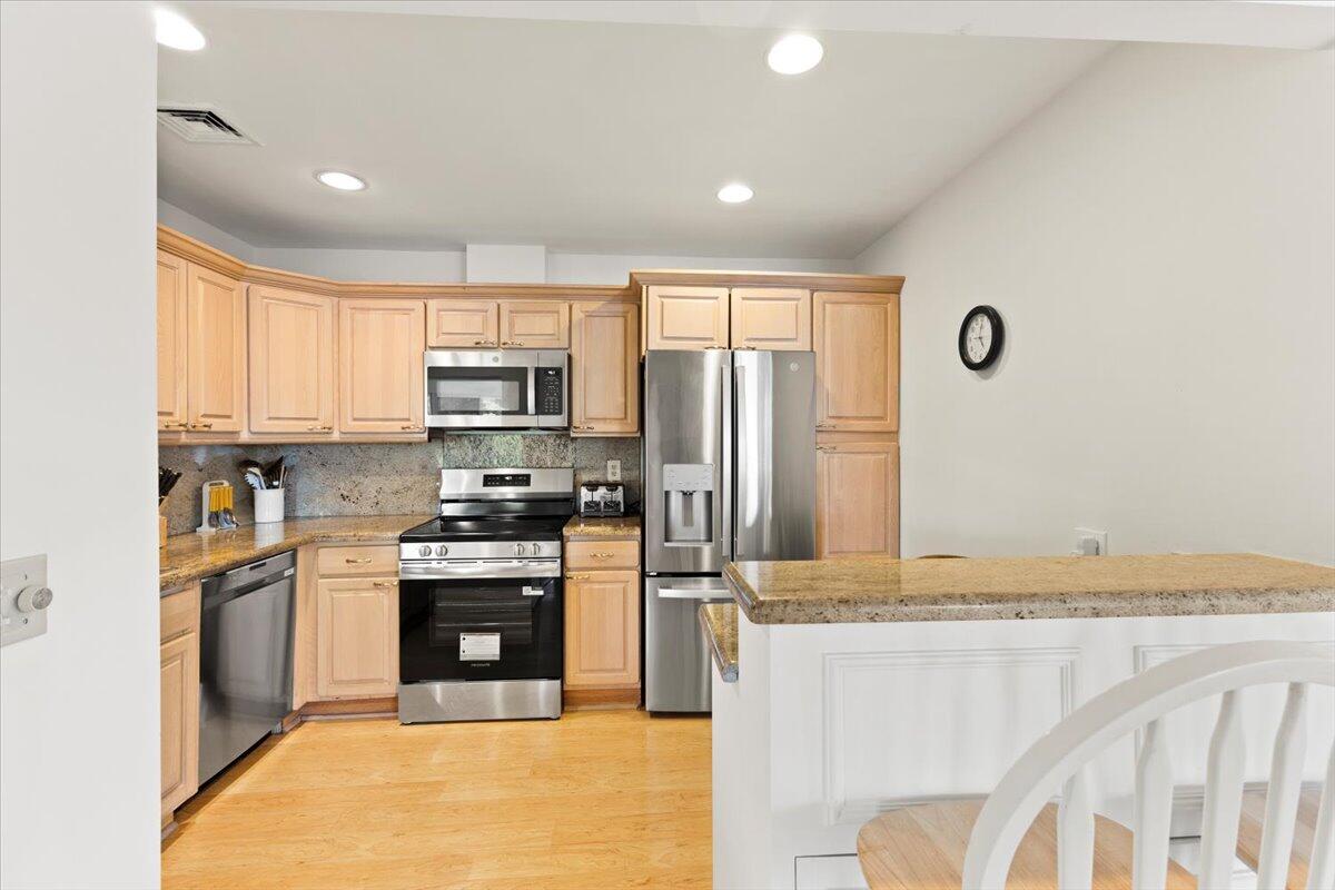 233 Rio Vista Circle, Unit 233 Atlantis, FL 33462 - Photo 12 of 46 13-424A9372