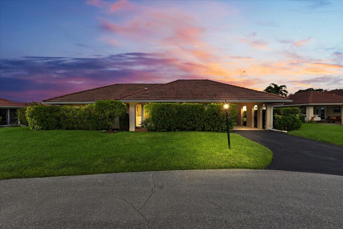 233 Rio Vista Circle, Unit 233 Atlantis, FL 33462 - Photo 2 of 46 02-424A9494 dte