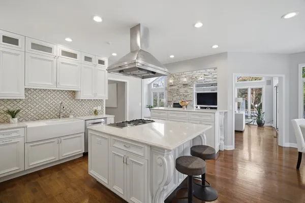 $2,499,900 | 406 Woodley Woods, Winnetka, IL 60093