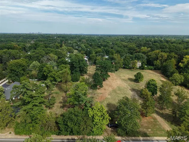 $795,000 | 2062 North Ballas Road, Des Peres, MO 63131