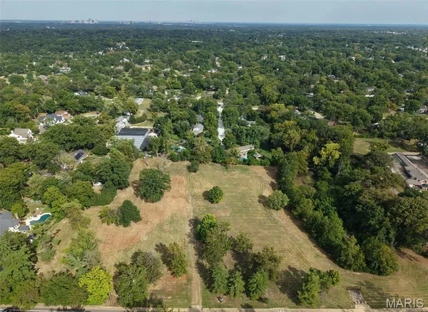 $795,000 | 2062 North Ballas Road, Des Peres, MO 63131