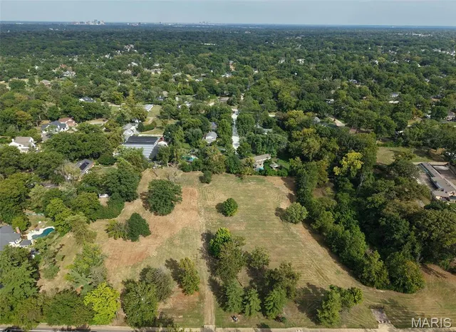 $795,000 | 2062 North Ballas Road, Des Peres, MO 63131