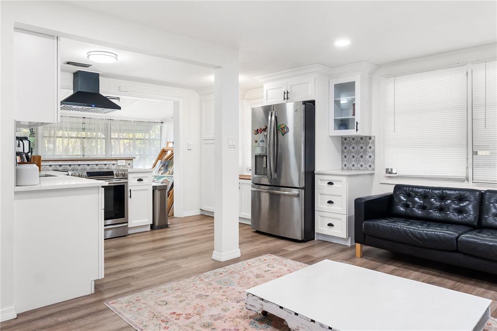 4105 Rockefeller Avenue Sarasota, FL 34231 - Photo 12 of 24